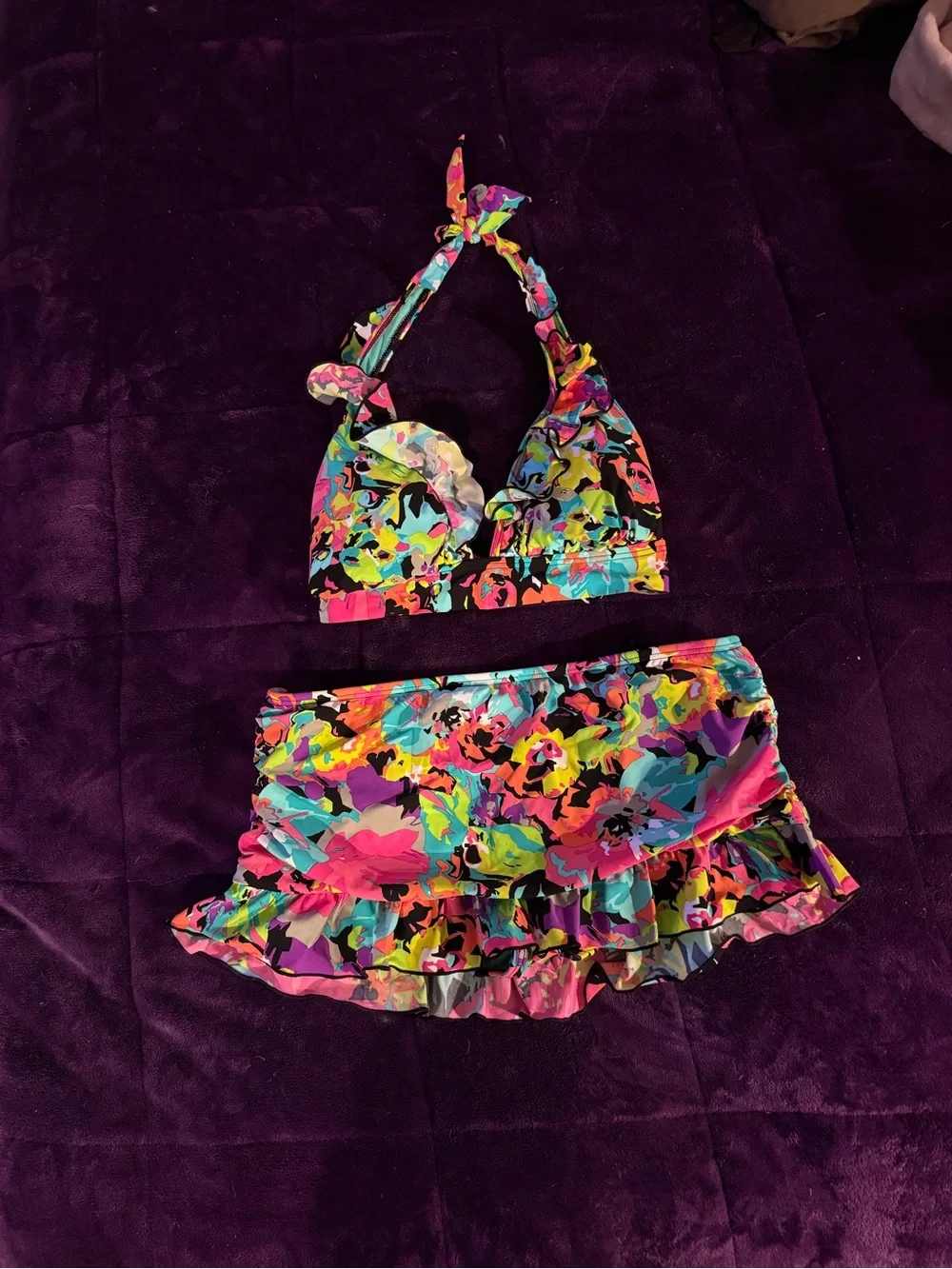 Kenneth Cole Reaction Teal Swimwear with Multicolor Trim - Picture 1 of 9